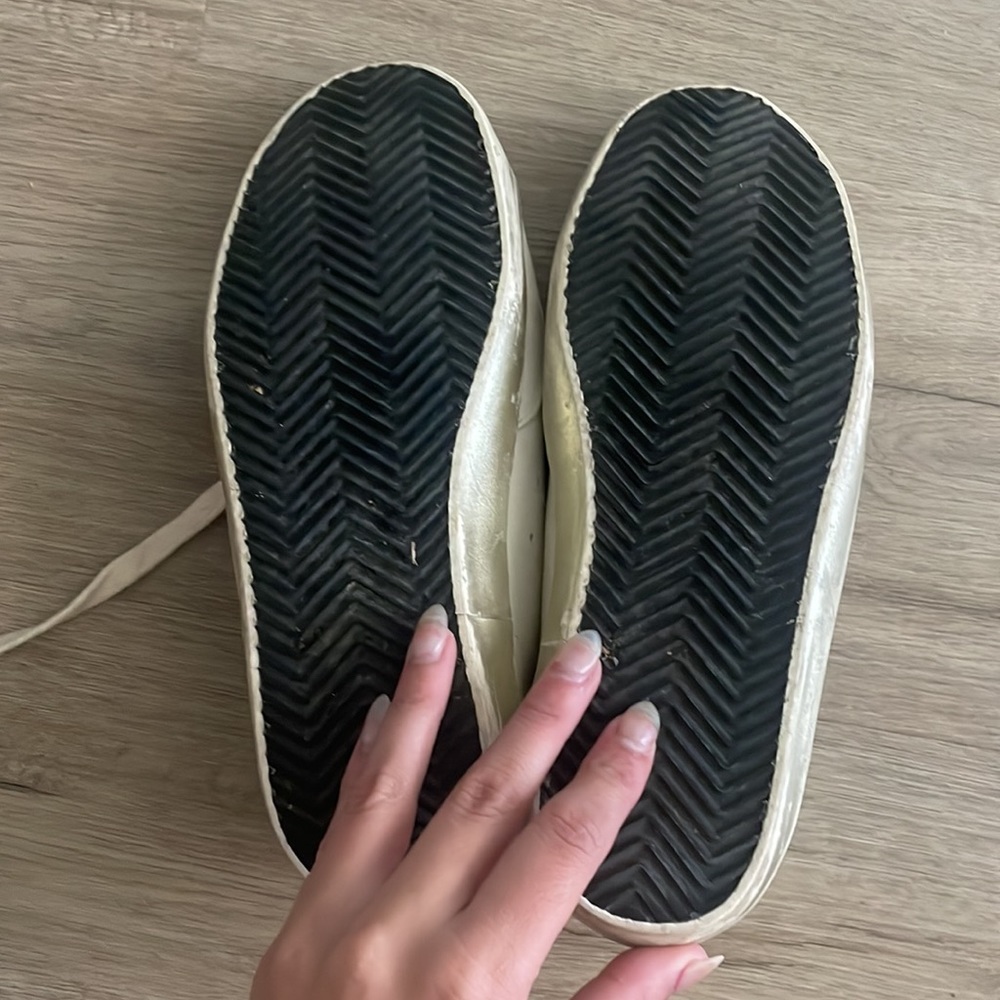 Gold Superstar Golden Goose (Barely worn and great condition!) - Picture 5 of 5